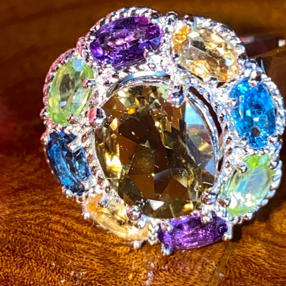 Beautiful Gemstone Ring - image 1